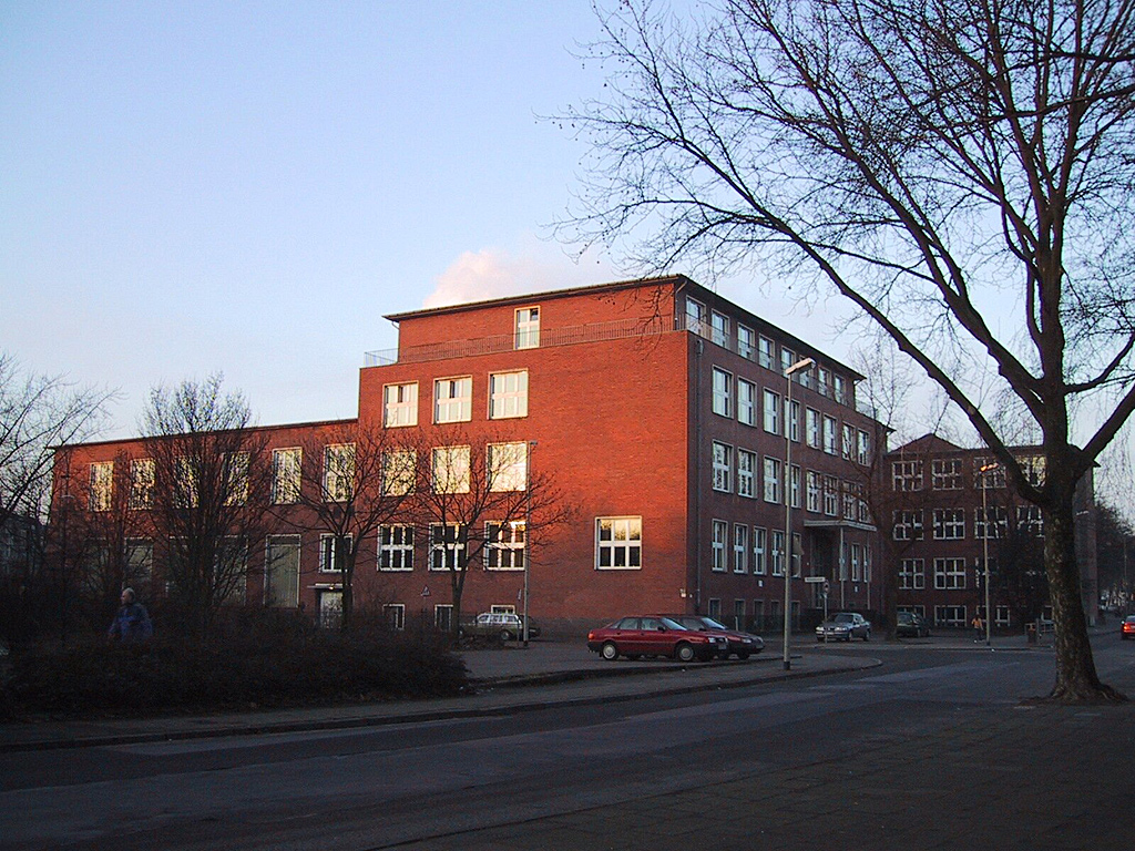 1945