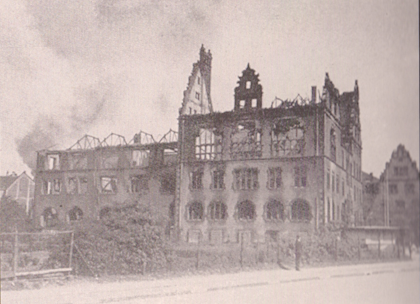 1945